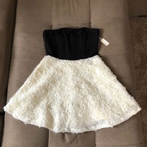 Black/white floral baby doll style dress
